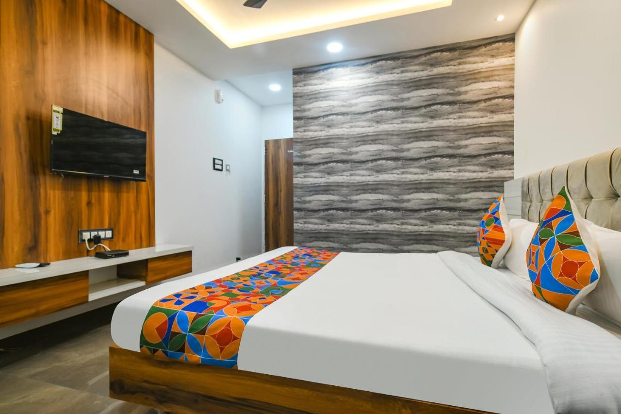 Fabhotel Stay Well Індаур Екстер'єр фото
